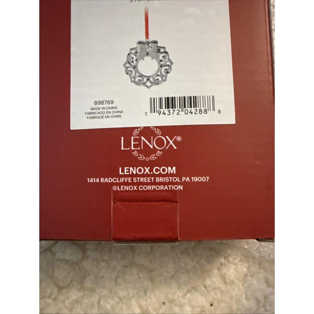 Lenox Sparkle and Scroll Wreath Christmas Ornament Pre Owned